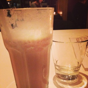  Mmm, sjokolademilkshake med en whiskey oppi #nam #kveldeneredda #de4roser 